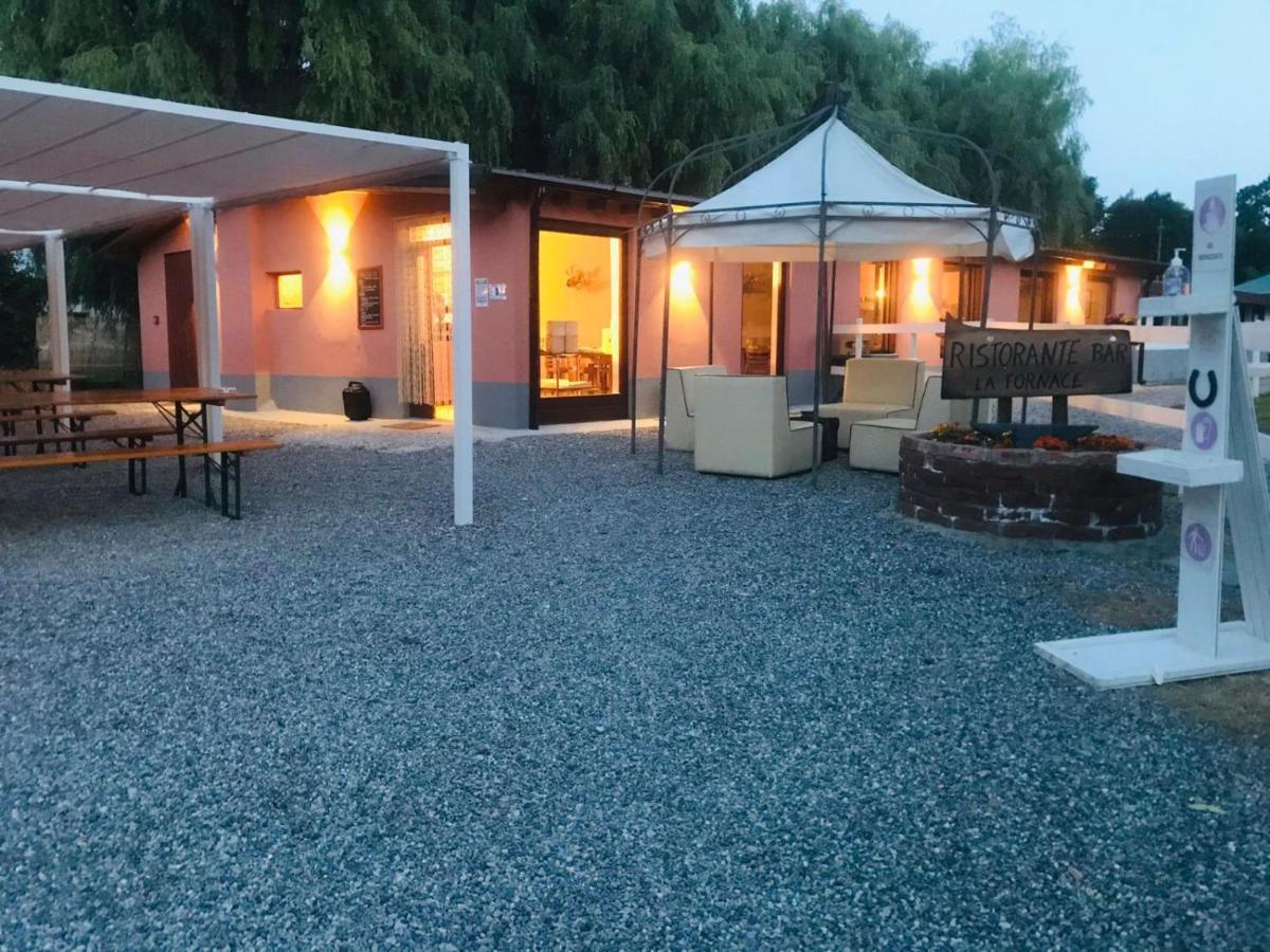 Agriturismo La Fornace Centro Ippico Como Kültér fotó