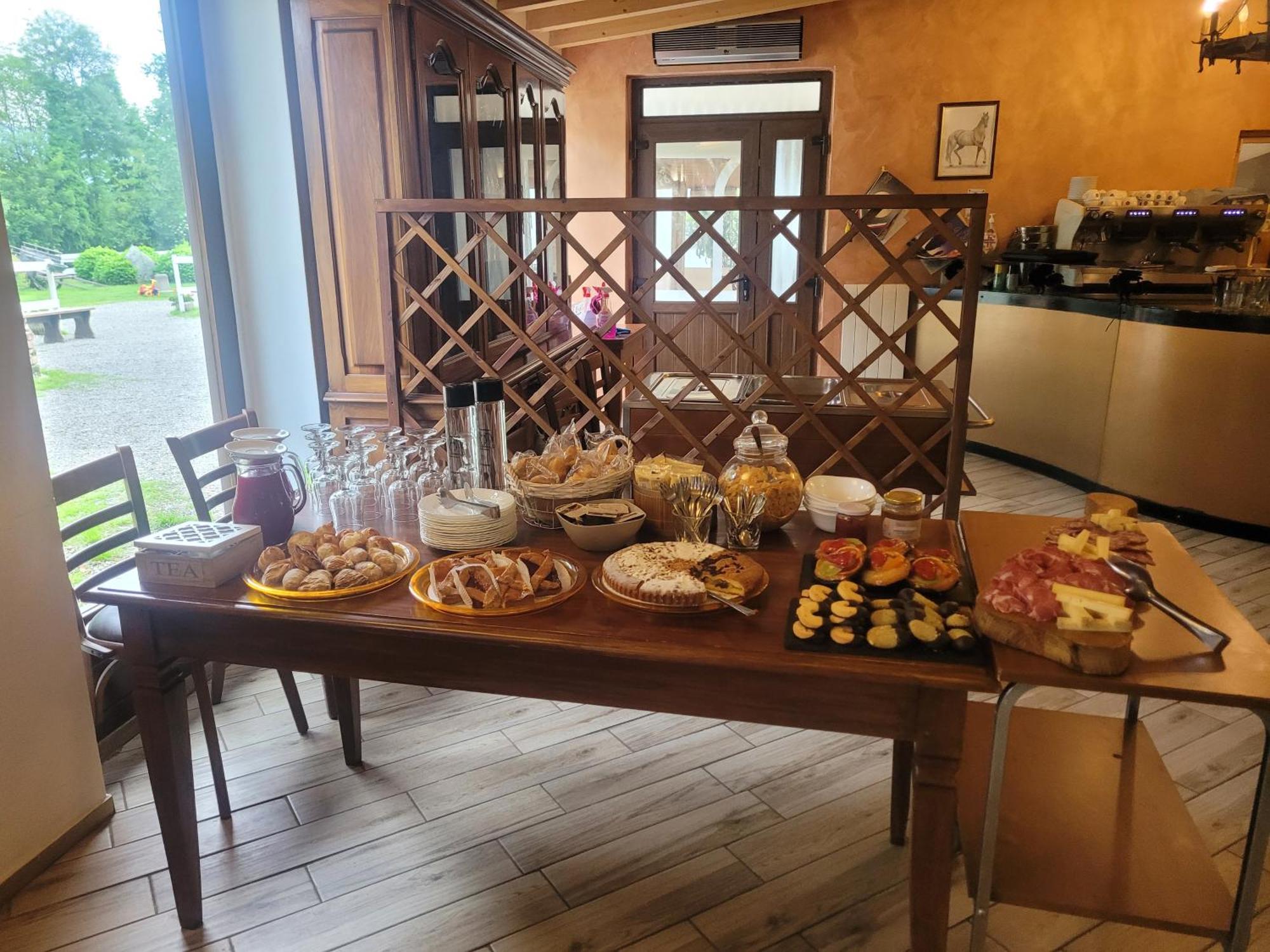 Agriturismo La Fornace Centro Ippico Como Kültér fotó