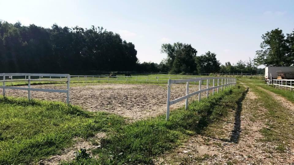 Agriturismo La Fornace Centro Ippico Como Kültér fotó